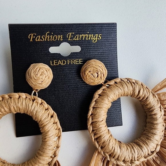 New Bohemian Beach Themed Earrings Seagrass Straw Beads Fun Natiral - Picture 3 of 7